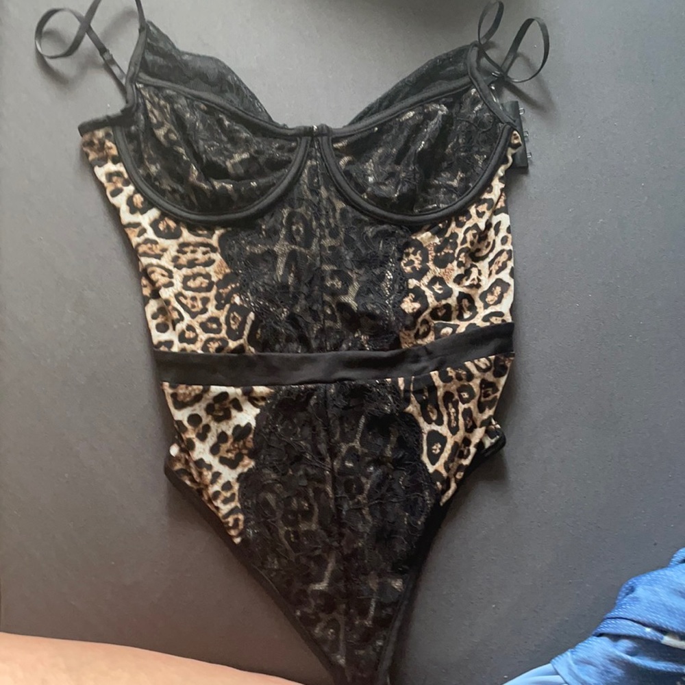 Leopard print body suit
